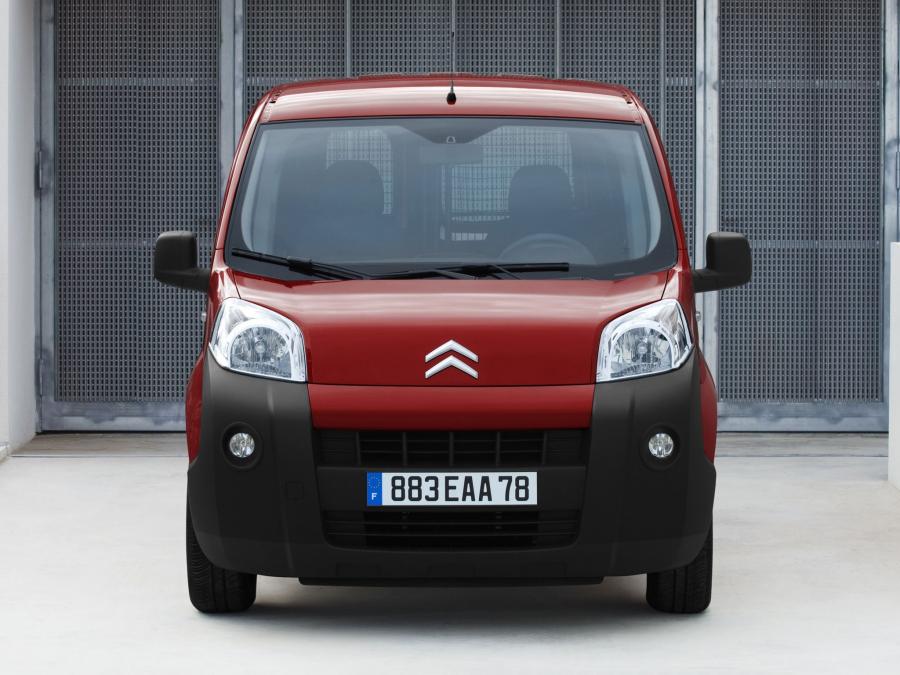  Citroen Nemo 2008 года  (фото 12 из 16)